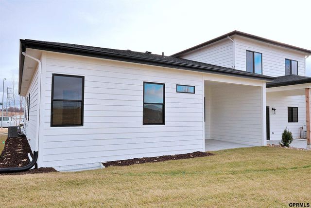 18104 Cooper Street, Gretna, NE 68028