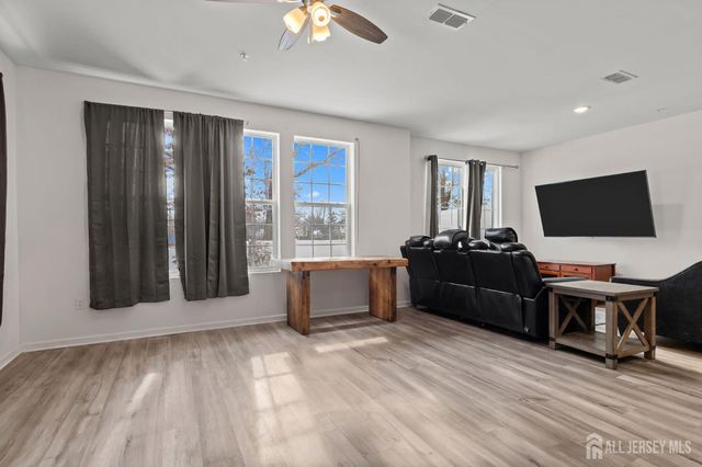 228 Park Lane, Dunellen, NJ 08812