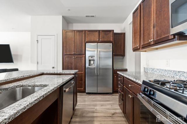 228 Park Lane, Dunellen, NJ 08812