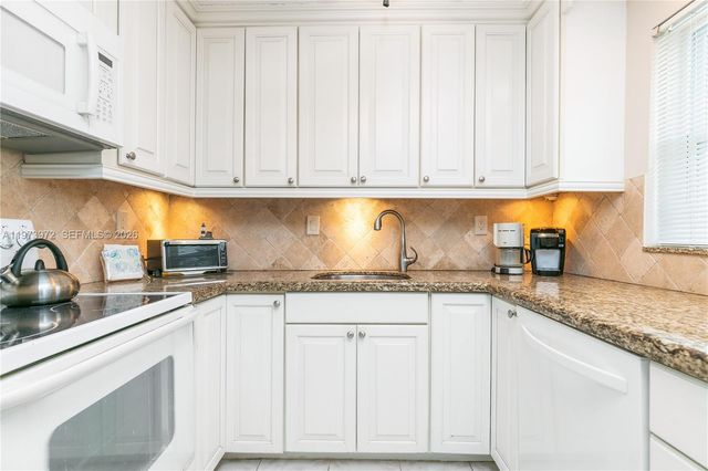 3131 S Ocean Dr 110, Hallandale Beach, FL 33009