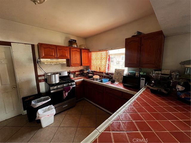 910 E 19th, Long Beach, CA 90806