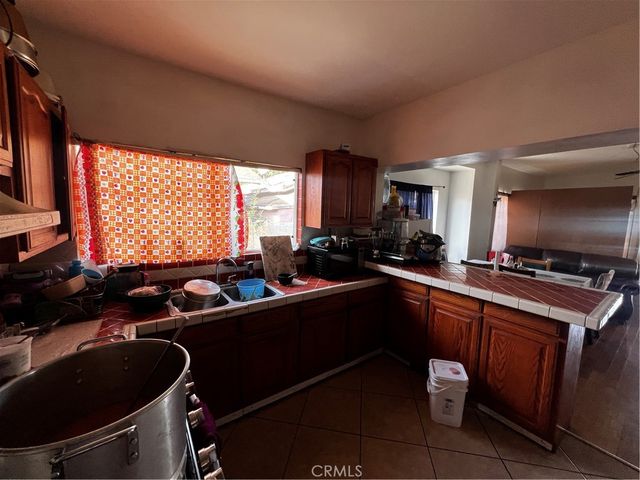 910 E 19th, Long Beach, CA 90806