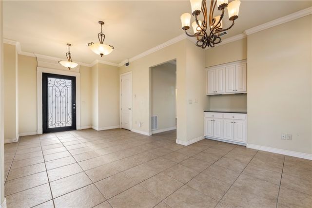 2700 S Everest Avenue, Rogers, AR 72758