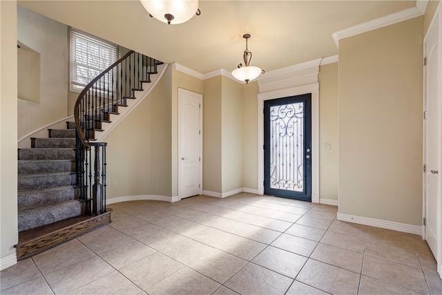 2700 S Everest Avenue, Rogers, AR 72758