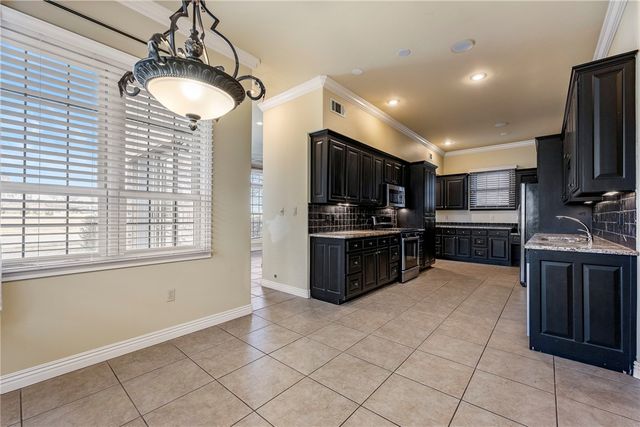 2700 S Everest Avenue, Rogers, AR 72758