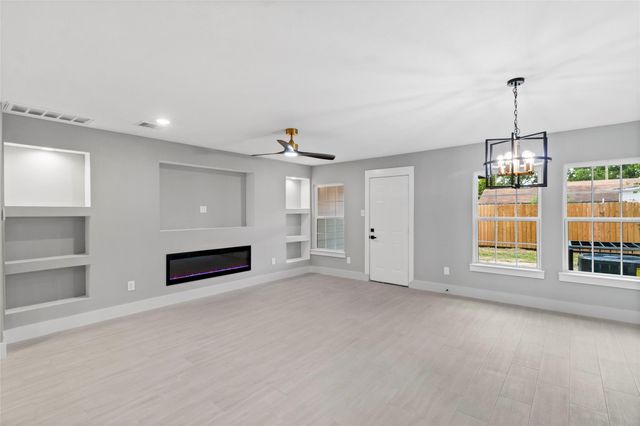 6723 Cohn Street, Houston, TX 77091