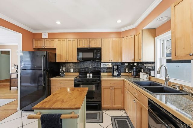 318 Palmer Drive, Clay, NY 13212