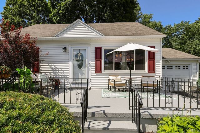 318 Palmer Drive, Clay, NY 13212
