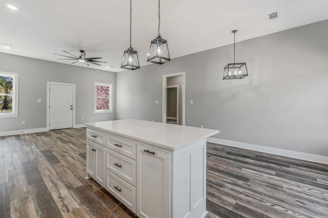 19 Mountain Grove, Greenbrier, AR 72058