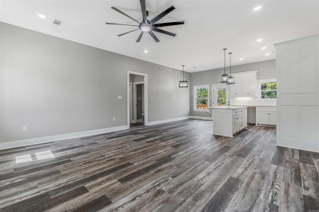 19 Mountain Grove, Greenbrier, AR 72058