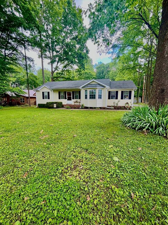 113 Guill Ln, Cottontown, TN 37048