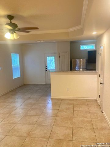 6942 Lakeview Dr Unit 101, San Antonio, TX 78244