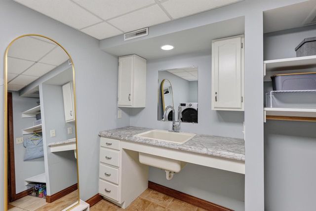 1233 E Johnson Street, Madison, WI 53703