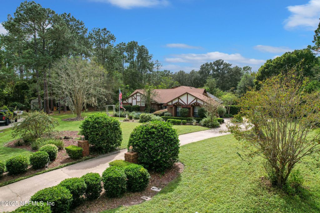1192 PERREGRINE Circle W, St. Johns, FL 32259