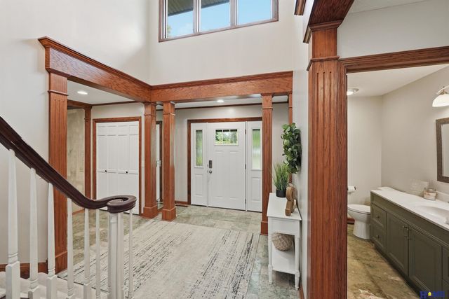 5201 Cavvy Road, Lincoln, NE 68516