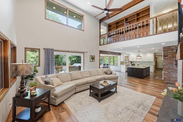 5201 Cavvy Road, Lincoln, NE 68516