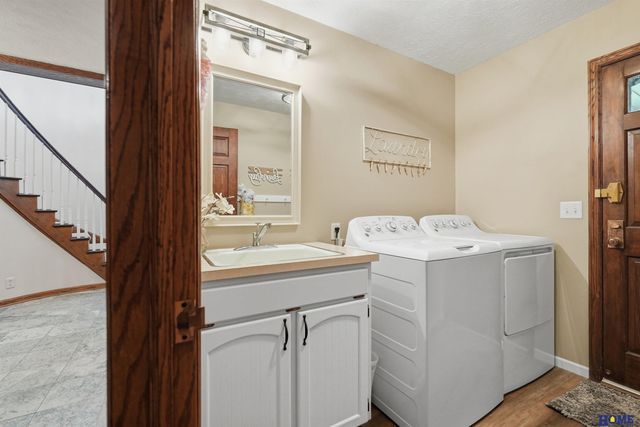 5201 Cavvy Road, Lincoln, NE 68516