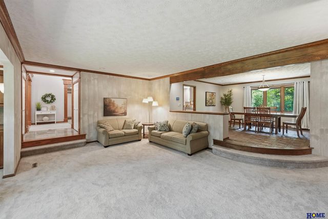 5201 Cavvy Road, Lincoln, NE 68516