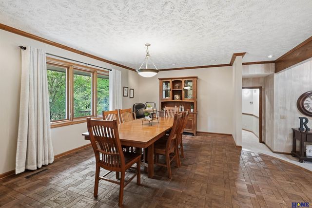 5201 Cavvy Road, Lincoln, NE 68516