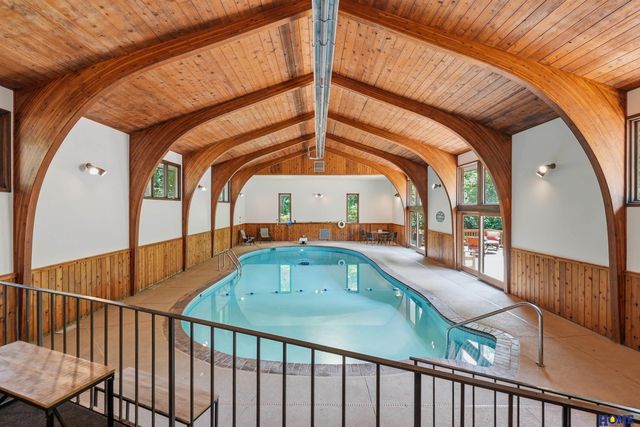 5201 Cavvy Road, Lincoln, NE 68516
