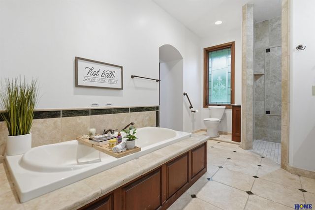 5201 Cavvy Road, Lincoln, NE 68516