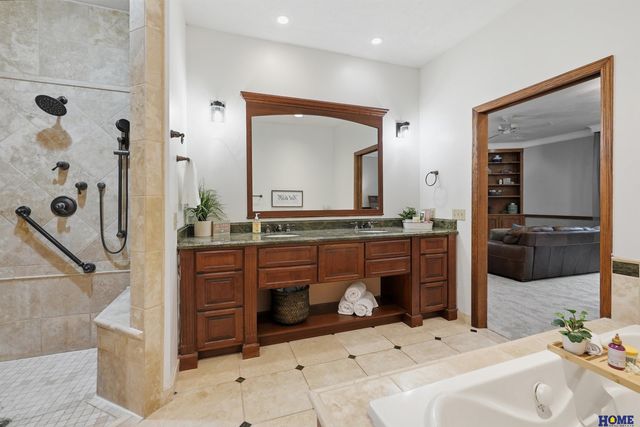 5201 Cavvy Road, Lincoln, NE 68516