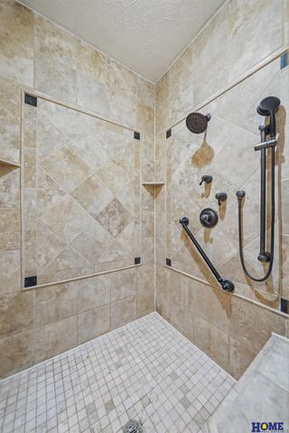 5201 Cavvy Road, Lincoln, NE 68516