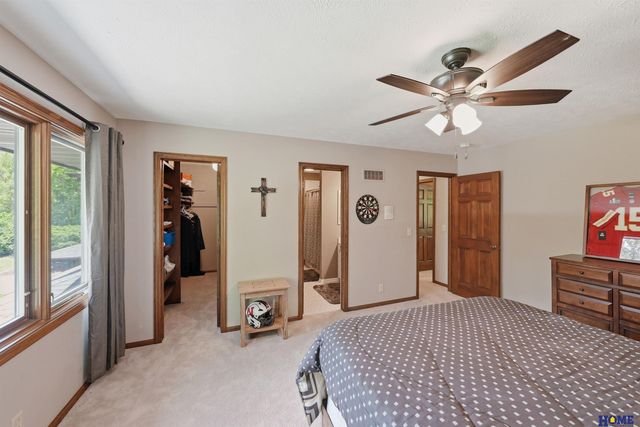 5201 Cavvy Road, Lincoln, NE 68516