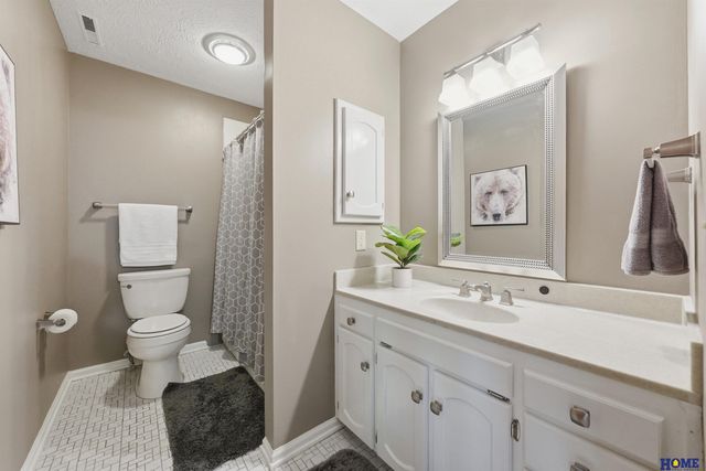 5201 Cavvy Road, Lincoln, NE 68516