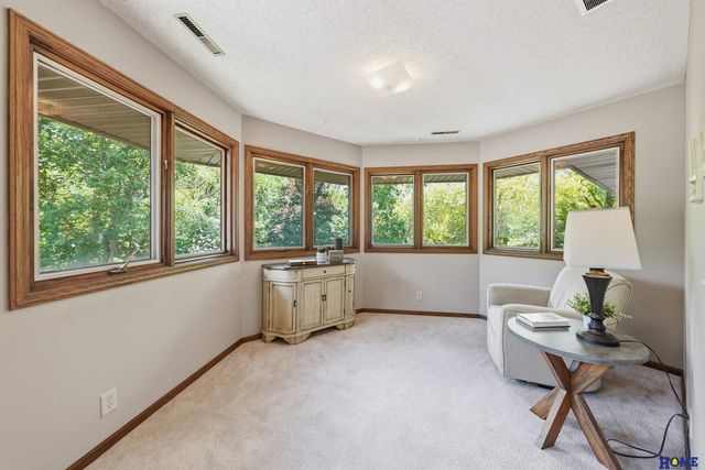 5201 Cavvy Road, Lincoln, NE 68516