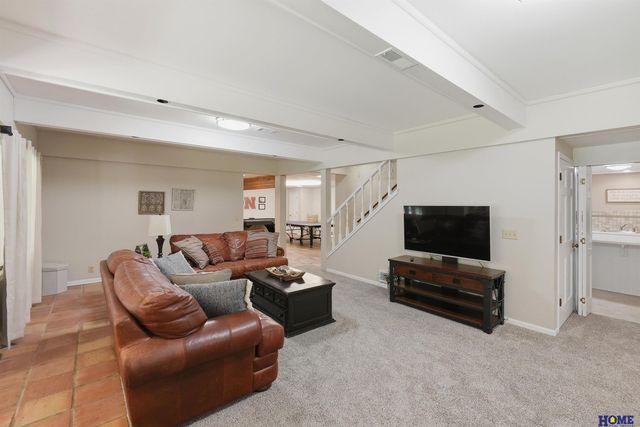 5201 Cavvy Road, Lincoln, NE 68516
