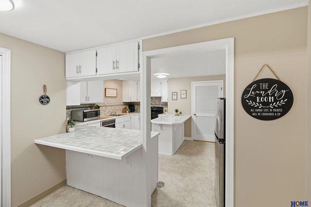 5201 Cavvy Road, Lincoln, NE 68516