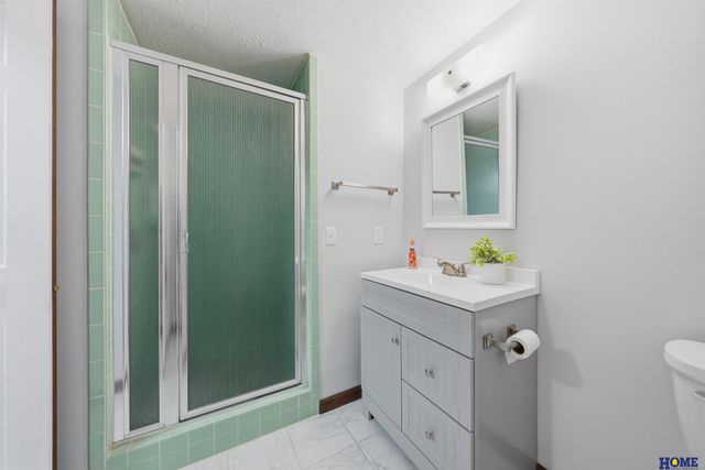5201 Cavvy Road, Lincoln, NE 68516