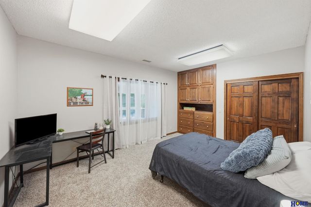 5201 Cavvy Road, Lincoln, NE 68516