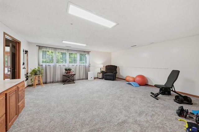 5201 Cavvy Road, Lincoln, NE 68516