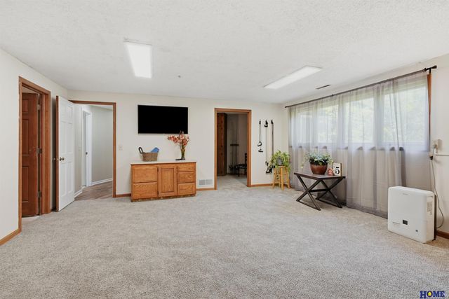 5201 Cavvy Road, Lincoln, NE 68516