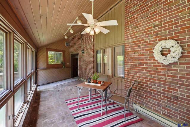 5201 Cavvy Road, Lincoln, NE 68516