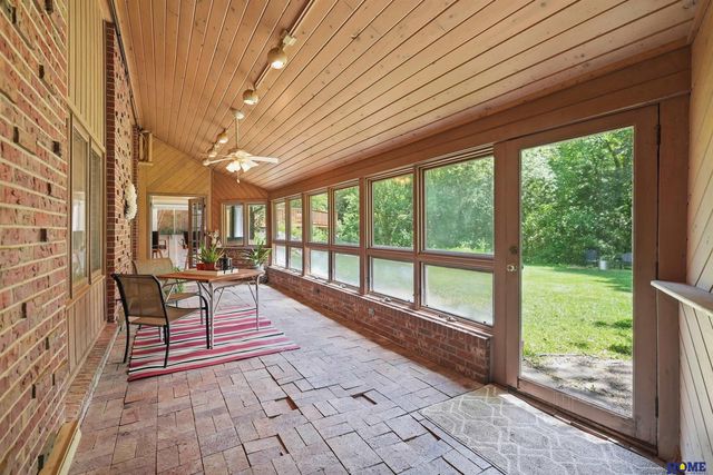 5201 Cavvy Road, Lincoln, NE 68516