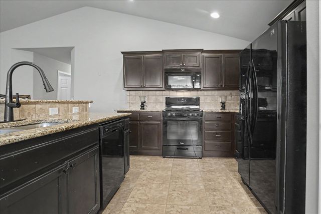 8929 S 254th East Avenue, Broken Arrow, OK 74014