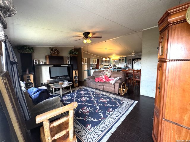 1255 Mount Pleasant, Kingsbury, TX 78638