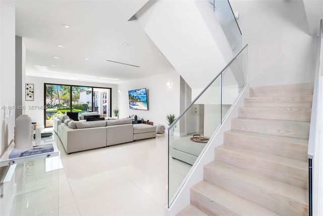 850 Washington Street, Hollywood, FL 33019