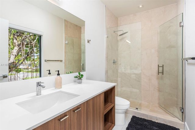 850 Washington Street, Hollywood, FL 33019