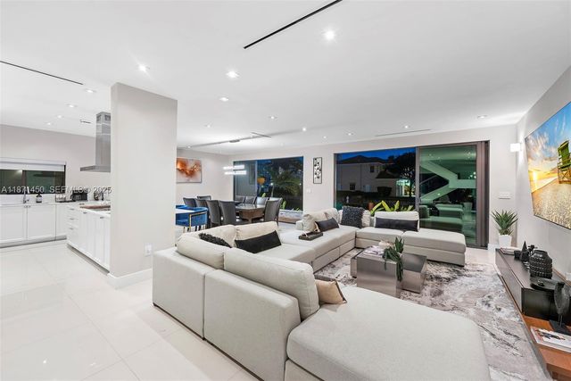 850 Washington Street, Hollywood, FL 33019