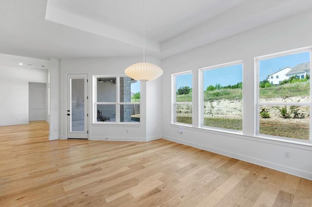 151 Starfire DR, Dripping Springs, TX 78620
