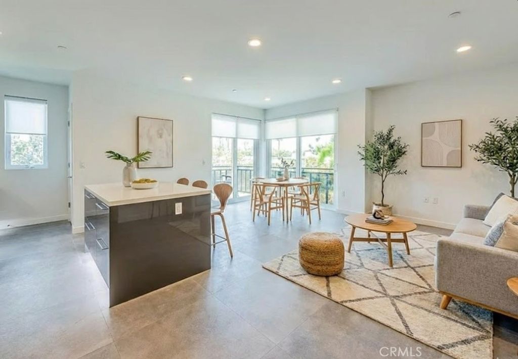 214 S Westmoreland 4, Los Angeles, CA 90004