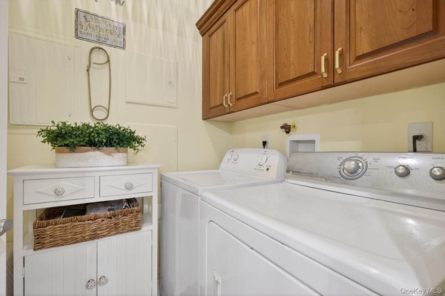 366 Roosevelt Way, Westbury, NY 11590