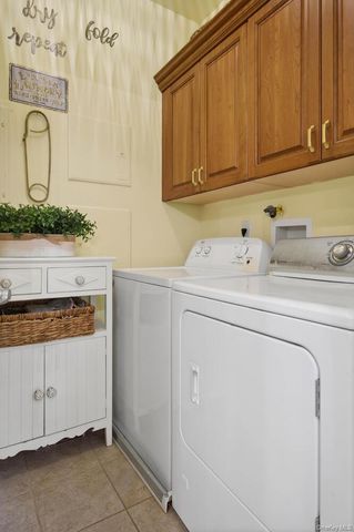 366 Roosevelt Way, Westbury, NY 11590