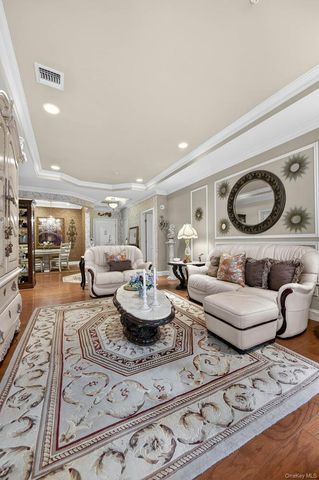 366 Roosevelt Way, Westbury, NY 11590