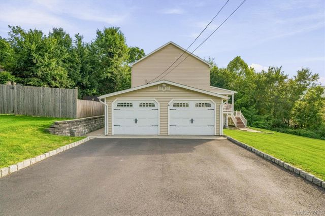 6 E Shore Road, Greenwood Lake, NY 10925