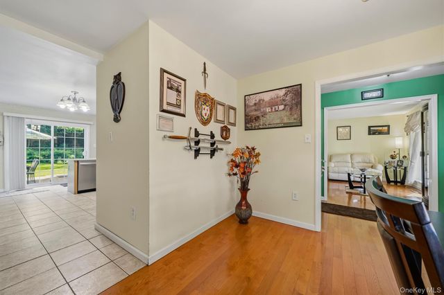 6 E Shore Road, Greenwood Lake, NY 10925